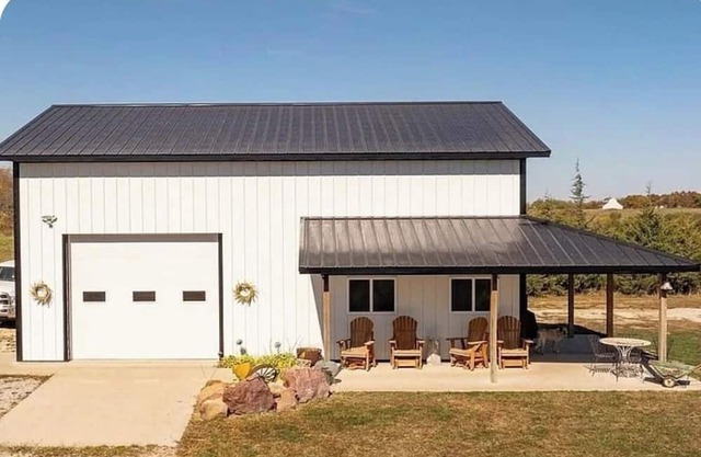 Charming lodge retreat with lake views.