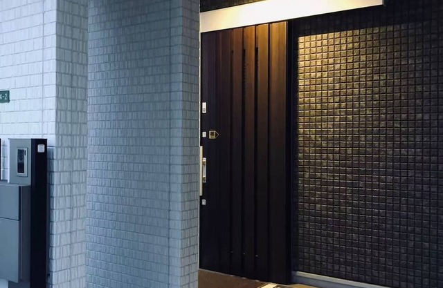 Walking distance from Kyocera Dome! Good access to Umeda, USJ, Namba, Shinsaibashi. 6 people + free parking. Bathroom TV, dishwasher, washing machine, dryer, bidet, air conditioner, TV, tableware, etc!