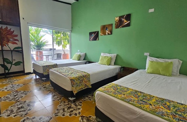PARCEROS GROUP-VACATION ROOM, FLOOR 1, IDEAL FOR SMALL GROUPS, PEREIRA