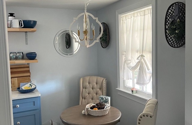 Cozy Top-Floor Hideaway with Small-Town Charm