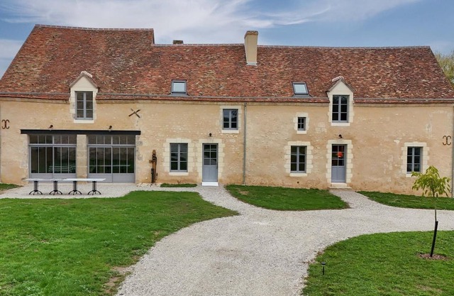Charming House with Garden, Pets Allowed