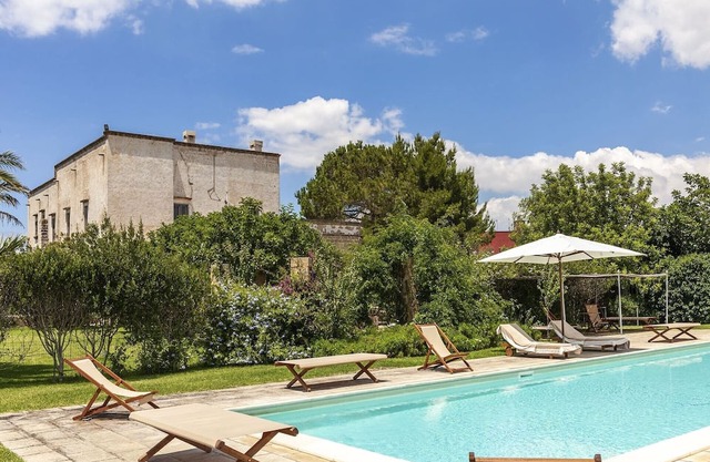 Villa Elia - Eight Bedroom Villa, Sleeps 17