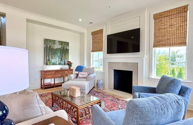 The Kinsey, 4BR Home by Velvet Ditch Villas