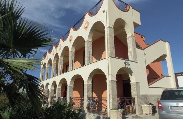 Villa surrounded by nature near the sea. Entire ground floor with large terrace
