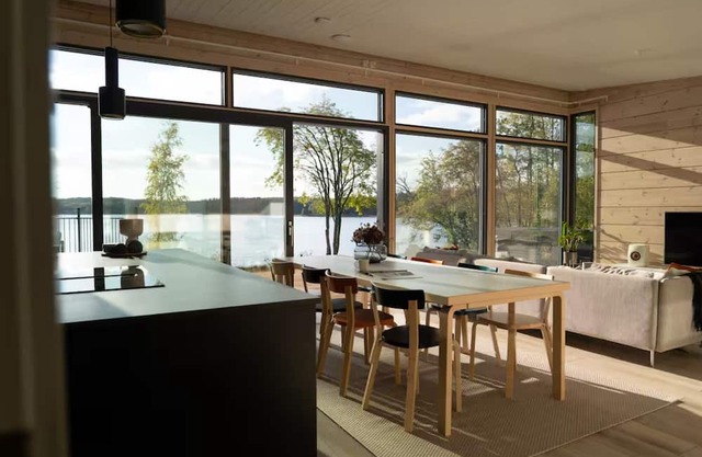 Luxury Waterfront Villa with a Private Jacuzzi