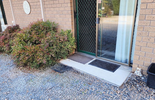 Cosy Nook Flat 5 - Well equipped budget holiday accommodation