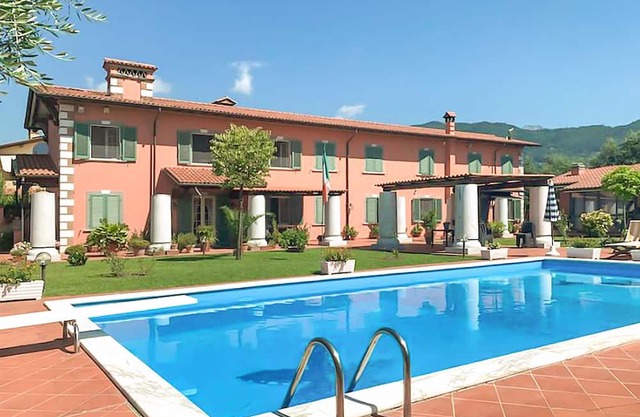 2 bedroom beautiful apartment in Querceta