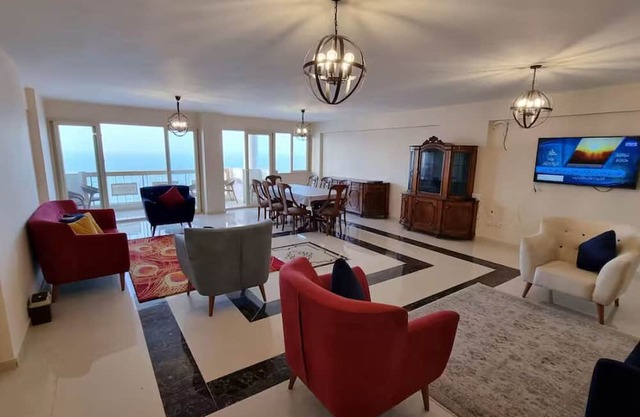 Alex sea view (families only)