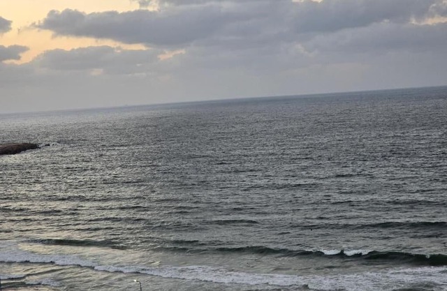 Alex Gate apartment - families only - Seaview 3 BR apt