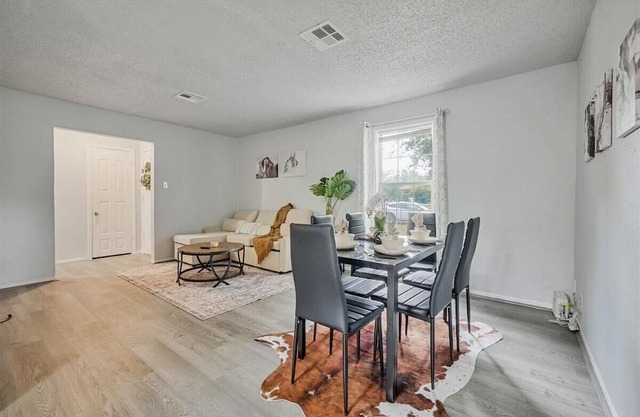 10 guests cozy 311 Alamo home near downtown san antonio