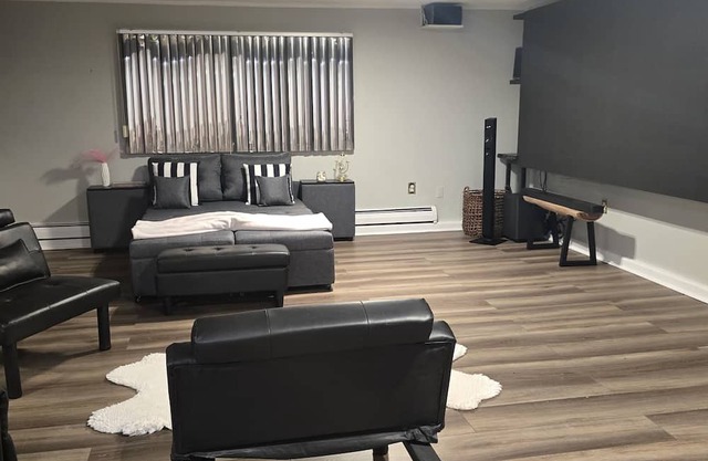 Pool & Jacuzzi Escape near Boston, Salem & Marketstreet Lynnfield