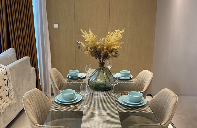 Chic 1-bedroom apartment in wonderful Nairobi with AC, fitness room, WiFi