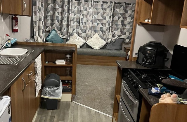 Superb 8 berth caravan with free WiFi at Highfield Grange ref 26706WR