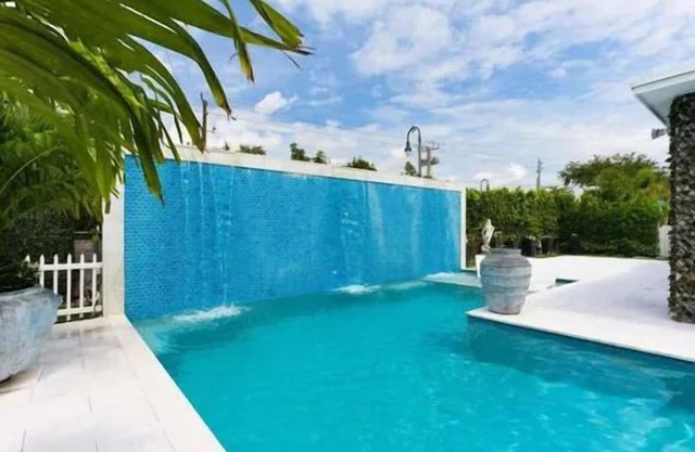 Brand-New Listing – Be Among the First to Stay in the Heart of SoSo! Sleeps 6