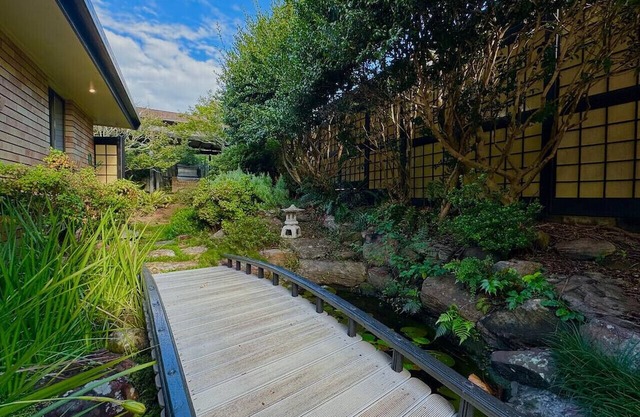 Daisy hill Tranquil Japanese Gardens Retreat