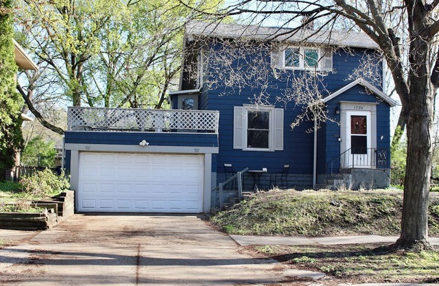 3-bedroom house in desirable Tangletown of MacGroveland St. Paul