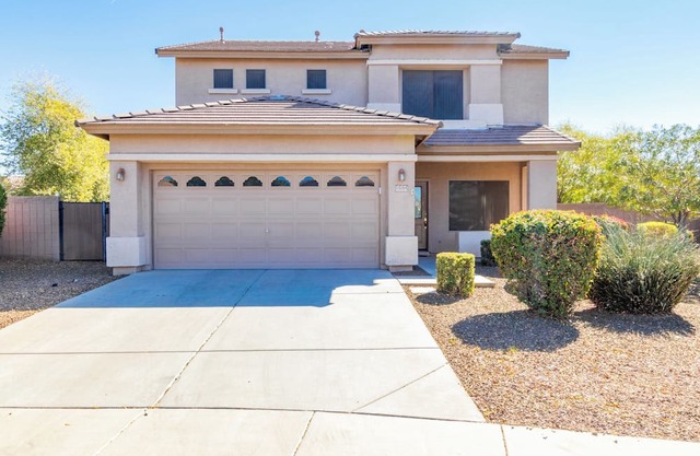 Spacious 4 Bedroom Home with Pool / Game room