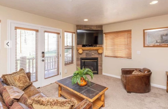 3-bedroom condo in fabulous Eden, skiing, biking, hiking, and water sports