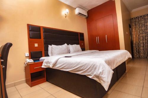 Femad Airport Hotel