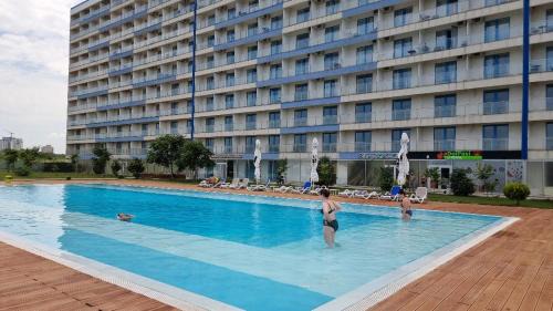 Blaxy Resort F607