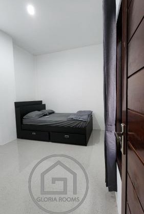 Gloria Rooms karet