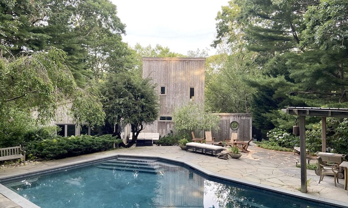 East Hampton House | East Hampton Secluded Luxury Escape, incl. Stunning Gunite Pool