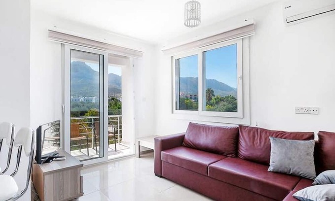 Zeytinlik Apartment | Nature View Flat w Pool 4 min to Beach in Kyrenia