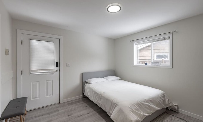 Squamish Cottage | The Cozy Nest: A Home Away From Home