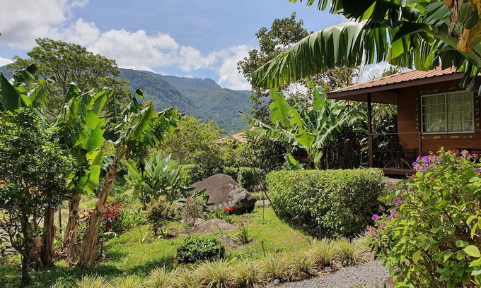 Boquete House | Ecoresort: We are Panamas leading honey producer and butterfly exhibit.