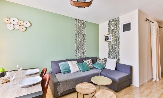 Les Sables d'Olonne Apartment | Cozy apartment, ideally located in the city center