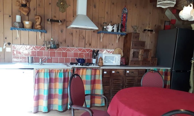 Tremargat House | Propriéte Dans un Petit Village vue sur la Campagne Santier Randonnées et lac