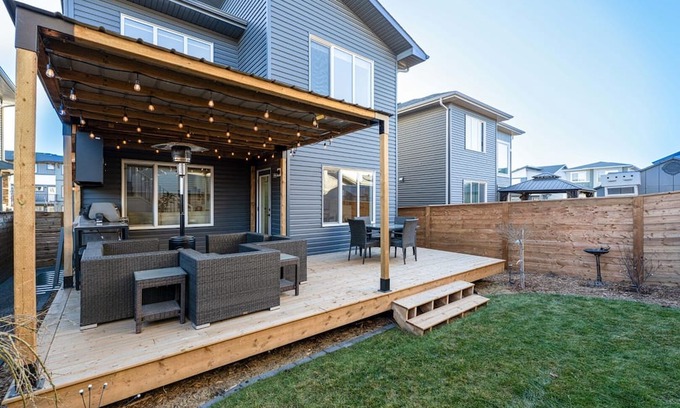 St. Albert House | Beautiful and energy-efficient family home in St Albert
