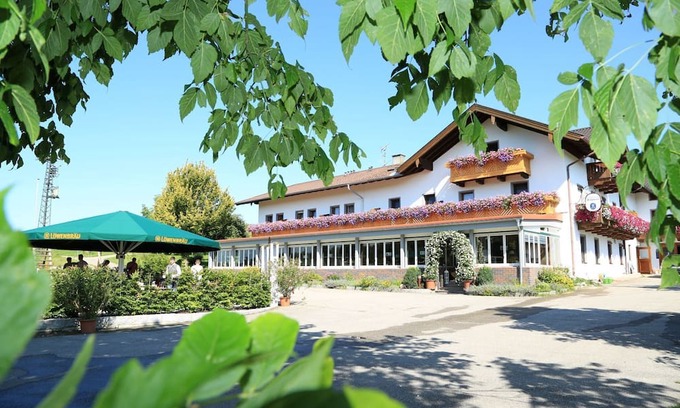 Eggstatt Apartment | Double room standard 18m² with balcony, shower/toilet