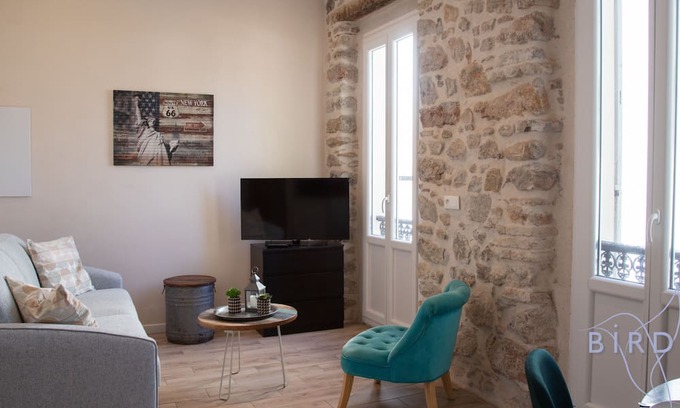 Antibes Old Town Apartment | charming 2-room apartment in the heart of Antibes