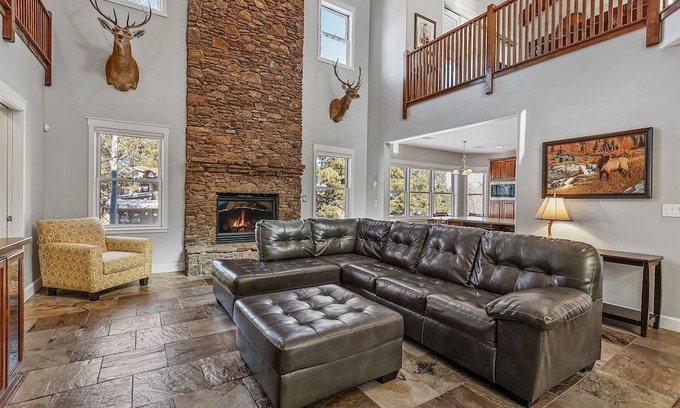 Ponderosa Trails House | So GRAND, So MAJESTIC, So EXQUISITE! Highly-Sought After Location! Pool Table!