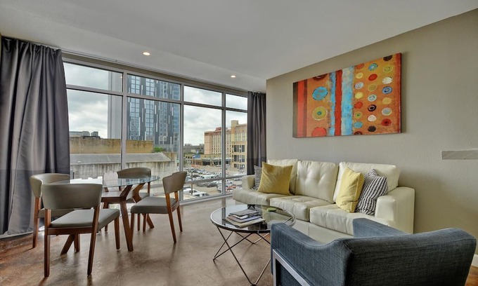 Civic District Apartment | The Littlefields by Lodgewell | Updated Loft | B5