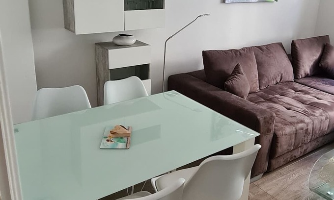 Lehen Apartment | Summer offer!charming Jugendstielappartment, Stuttgart City on Marienplatz