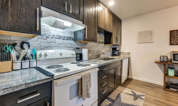 Soldotna Apartment | Comfort & Convenience! Apt in Central Soldotna