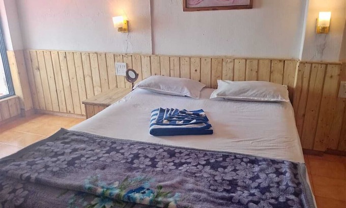Arambol Hotel | Honey Guest House Restaurant