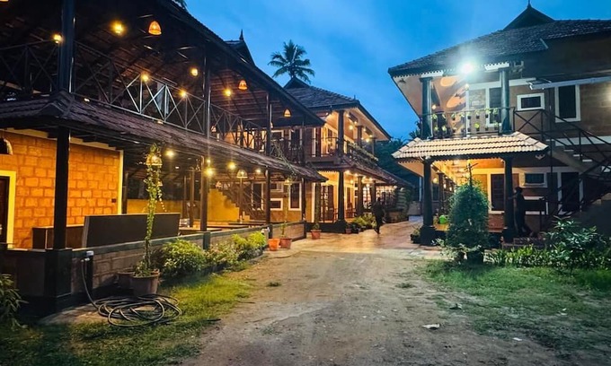 Chirayinkil Hotel | CREDIBLE HERITAGE RESORT