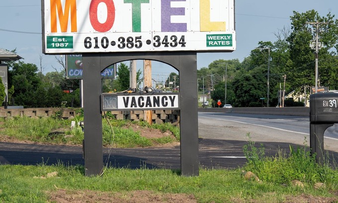 Monocacy Station Hotel | Rainbow Motel