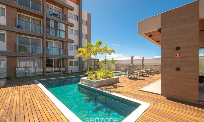 Guarajuba Apartment | Beautiful apt in Building w Pool Guarajuba Aga0203