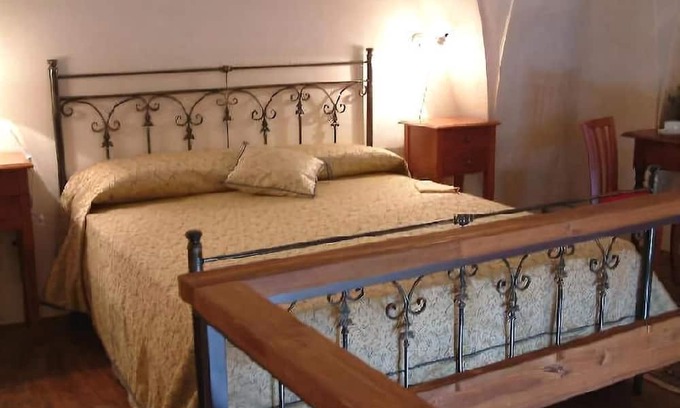 Racale Bed & Breakfast | ONE WAY ROOMS