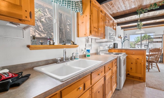 Woodlands Cabin | Lazy Bear Cabin