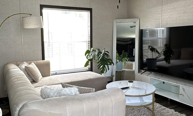 Anchorville House | Cozy 2-bedroom mobile home in awesome Clinton Township with AC, WiFi