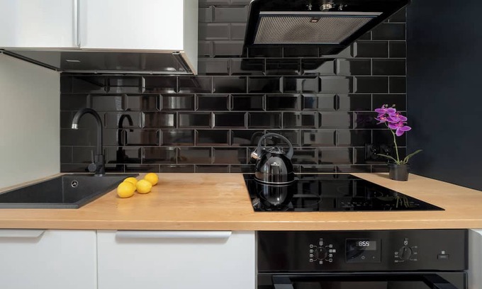 Srodmiescie Apartment | Studio With Bathub in Lodz by Renters
