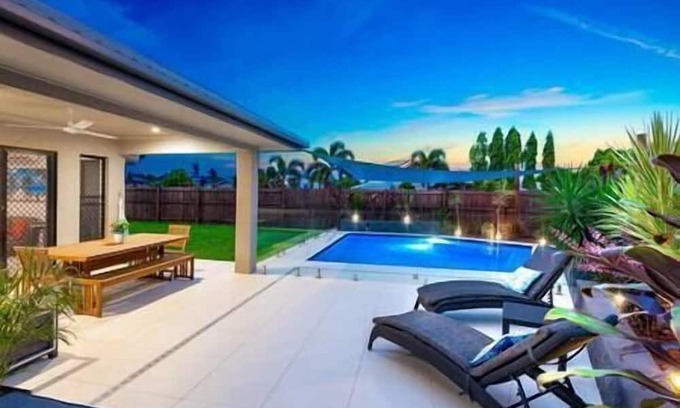 Smithfield House | Four BR Smithfield Serenity, Pool, Pool Table & Pets