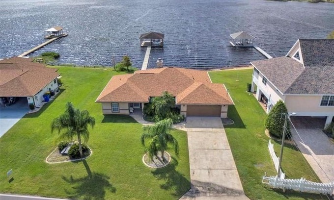 Sebring House | Manatee Manor 3/2 House on Lake Sebring!
