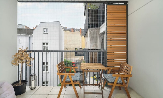 Jezyce Apartment | Apartment Near MTP by Renters