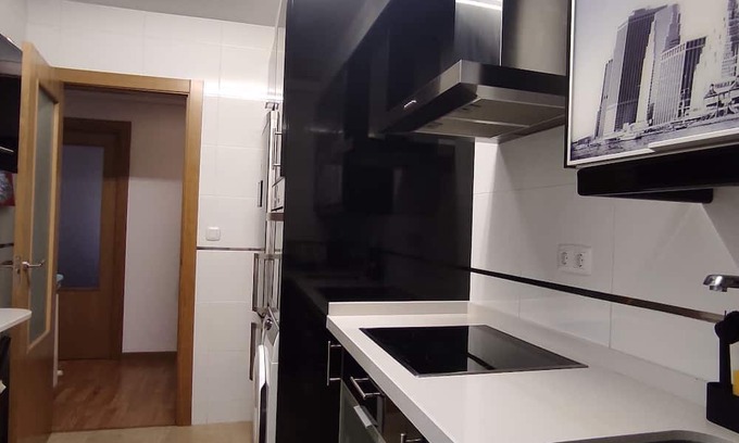 Benavente Apartment | Ático de dos Dormitorios con Terraza y Fácil Aparcamiento
